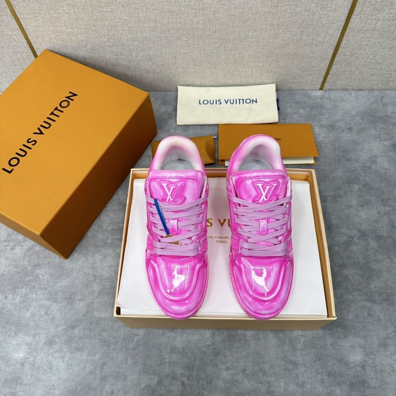 l**is V*t*n sneakers